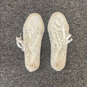 Elegant Lace Women's Sneakers
